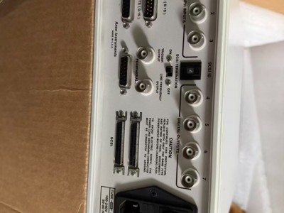 Axopatch 200B电容反馈膜片钳放大器图3